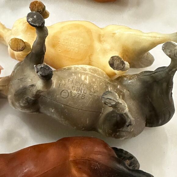 Vintage 1975 Breyer Stablemates Miniature Toy Horses Lot of 8 - Picture 11 of 12